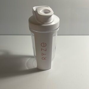 RYZE overnight oats bottle